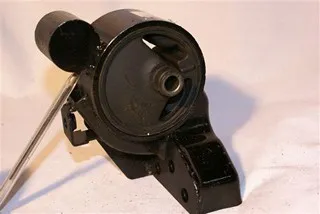 SOPORTE MOTOR DEL IZQ MITSUBISHI SPACE WAGON 94