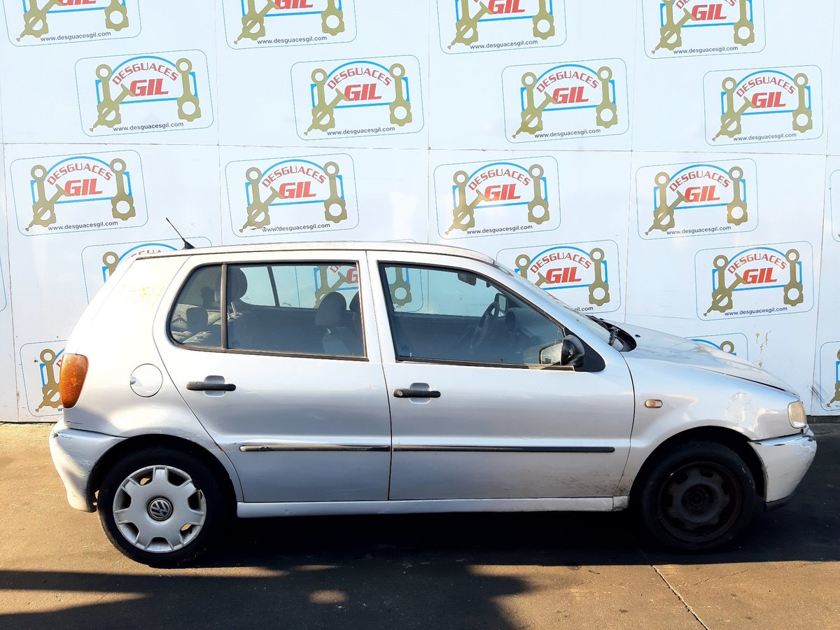 Señalero Izquierdo Volkswagen Polo Berlina (6N2) 1999-2002 Trendline E354443