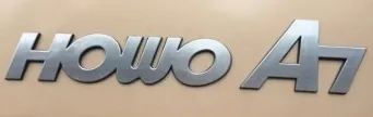 Emblema lateral "HOWO A7"