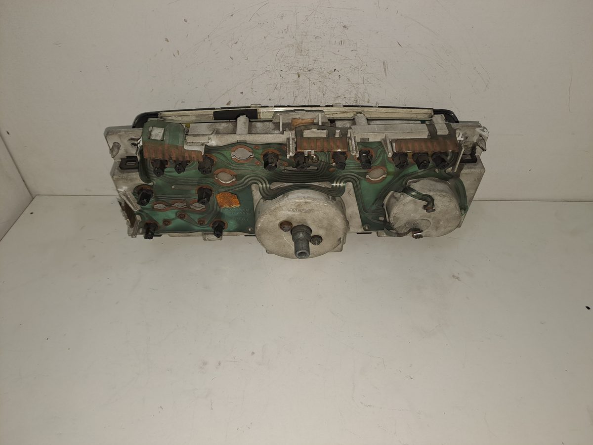 Tablero de Instrumentos Peugeot 205 Berlina 1983-1998 1.8 D Generation 1.8L 43kW 8595203