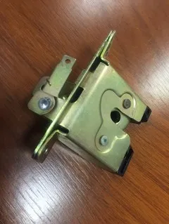 Cerradura de portón trasero