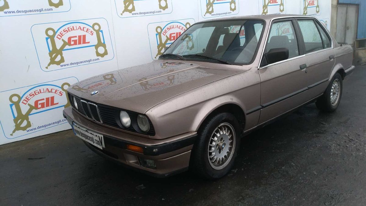 Caja Reles / Fusibles BMW Serie 3 Berlina (E30) desde 1982 324td 2.4L 85kW 13746132