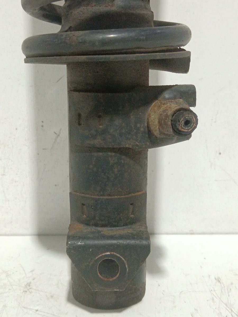 Amortiguador Delantero Derecho Suzuki Carry Ga413 (FD) 1999-2003 4160162C00