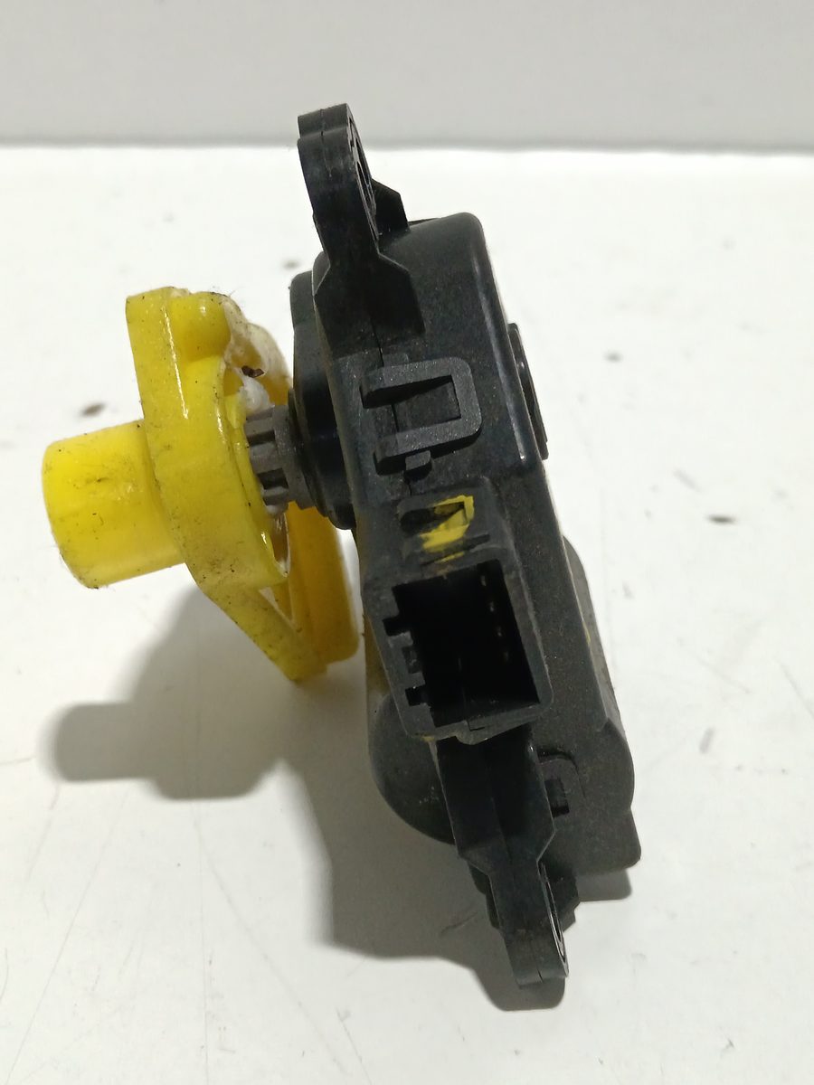 Servomotor de Calefacción Hyundai Tucson (JM) 2004-2010 2.0 CRDi Comfort (4WD) 2.0L 83kW