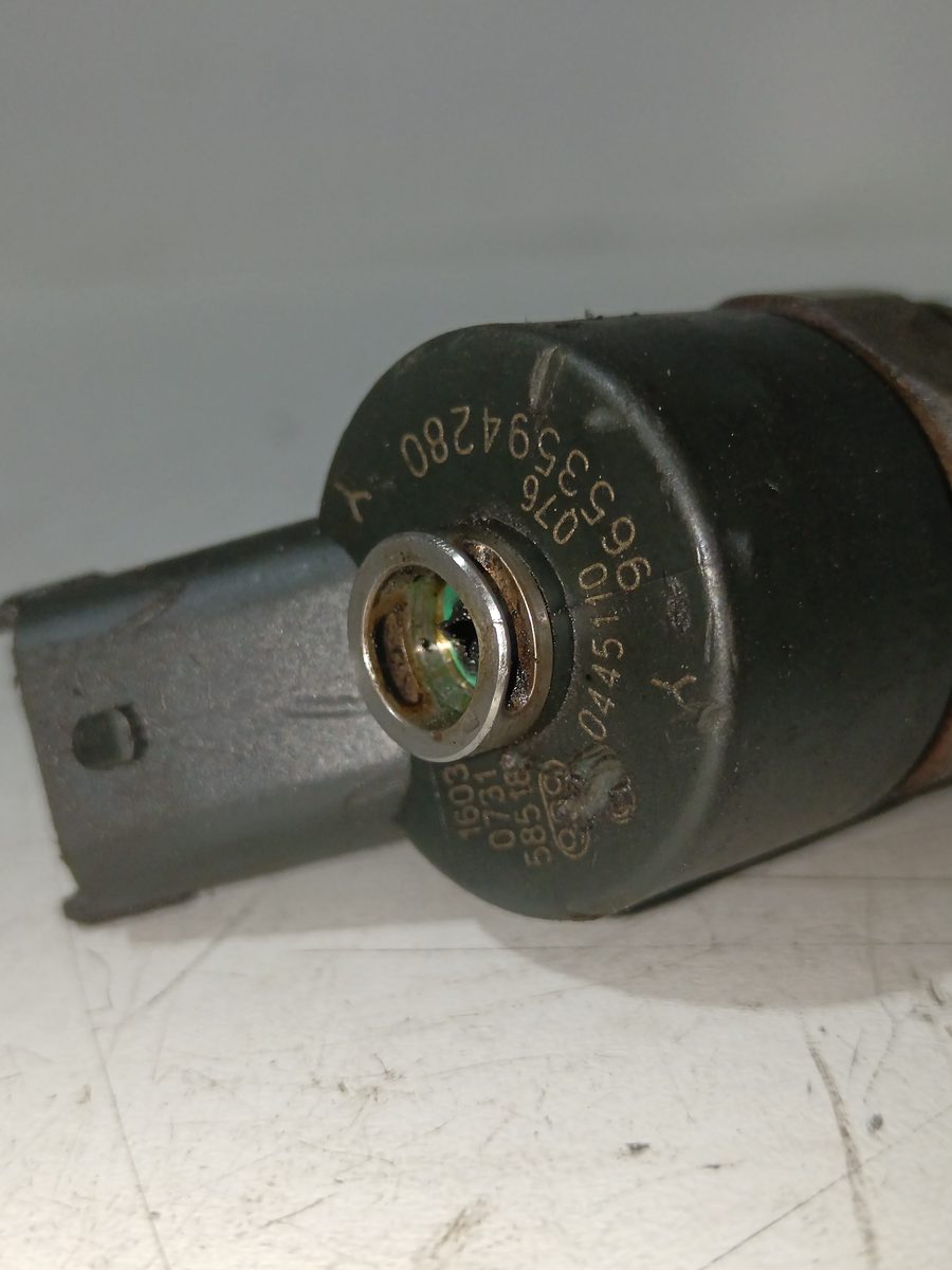 Inyector Peugeot 406 Berlina (S1/S2) 1995-2005 2.0 HDi CAT 2.0L 66kW 0445110076