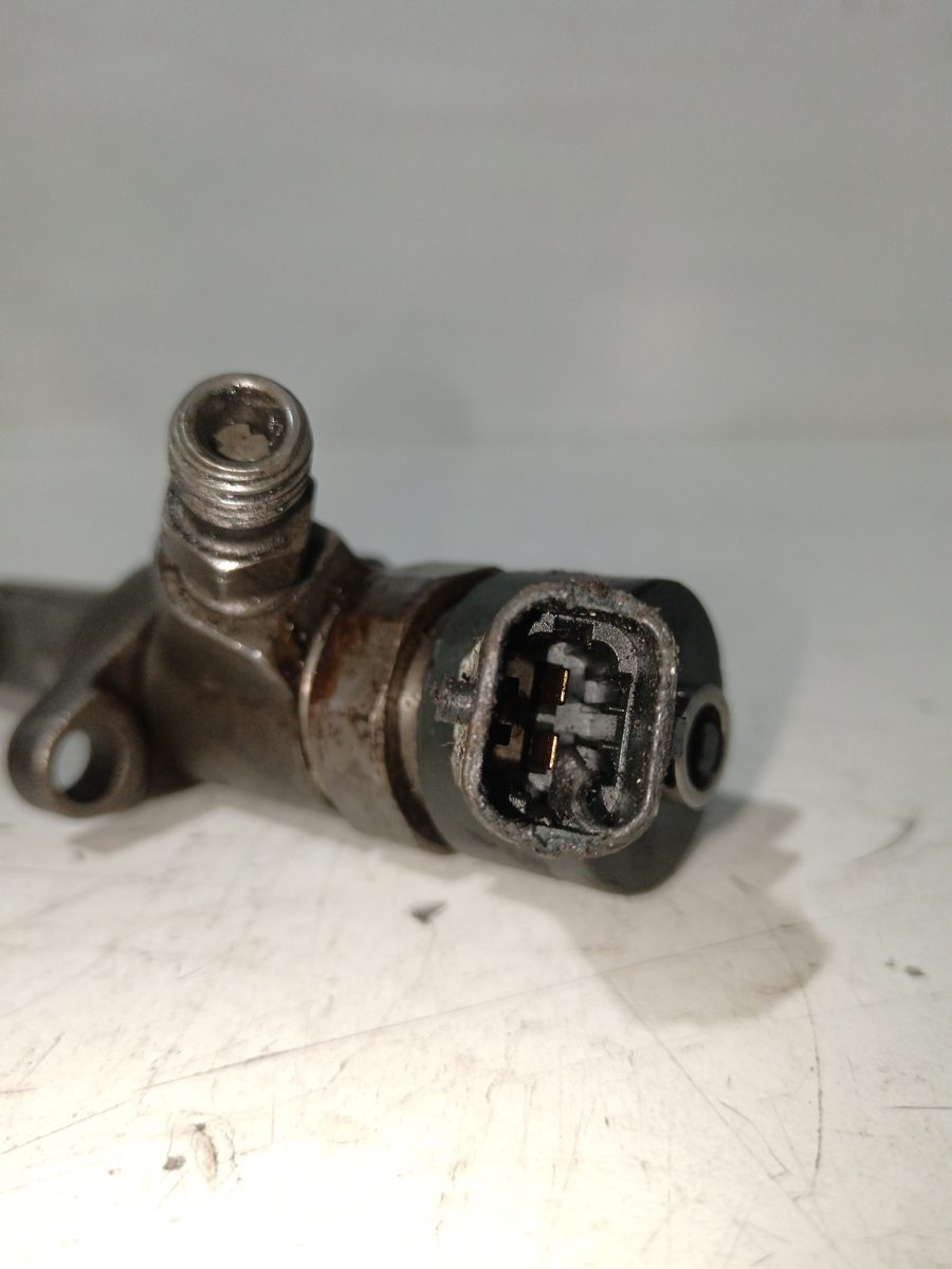 Inyector Ford Focus Berlina (CAP) 2004-2007 1.6 TDCi CAT 1.6L 80kW 0445110188