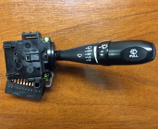 LLAVE L/PARABRISA HYUNDAI PORTER-KIA 06 (C)