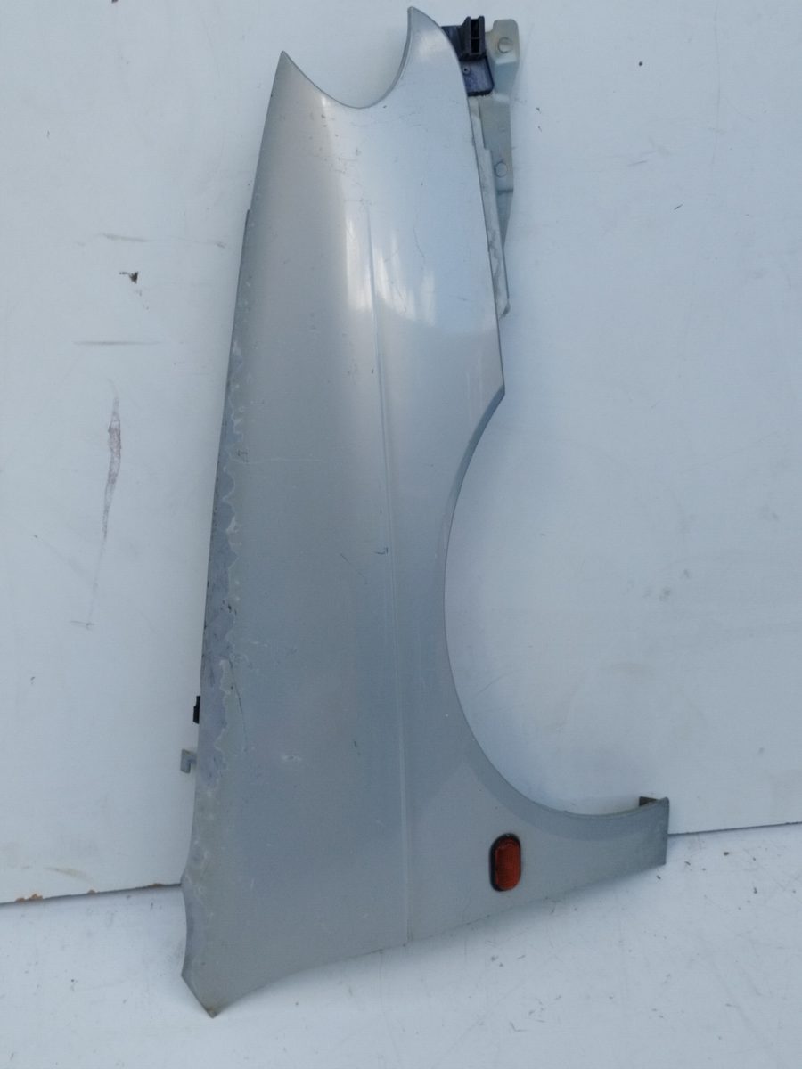 Guardabarro Delantero Derecho Renault Megane I Classic (LA0) 1996-2001 RN