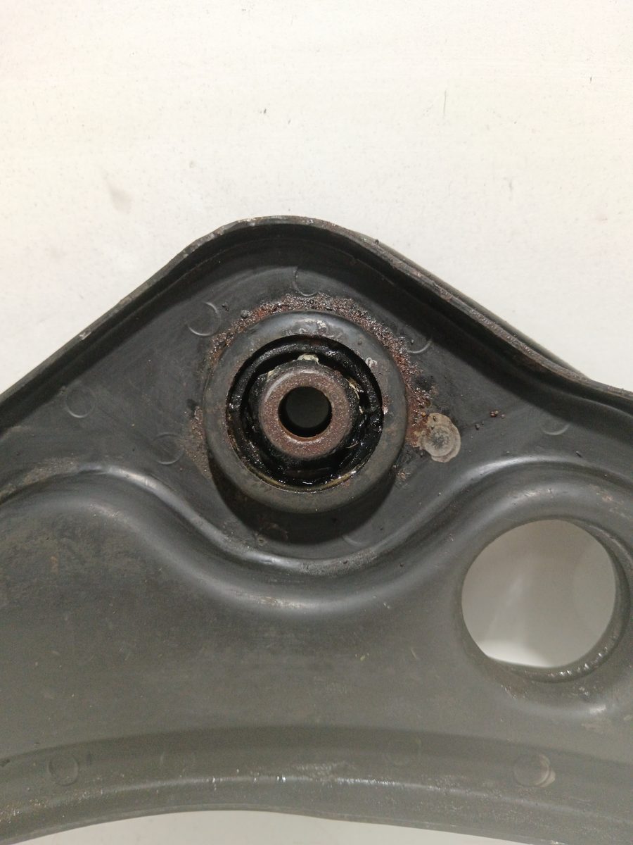 Parrilla de Suspension Inferior Trasera Derecha Ford Escort Berl./turnier 1995-2000