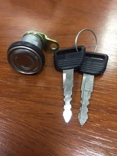 CILINDRO PUERTA DER HONDA ACCORD 81