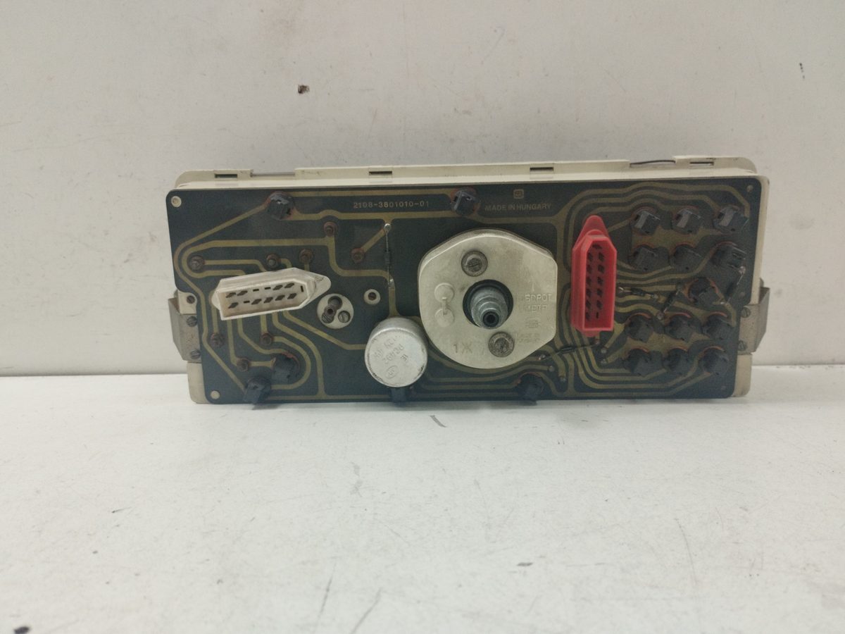 Tablero de Instrumentos Lada Samara (2108/2109) 1986-1999 LS 1.5L 50kW 2108380101001