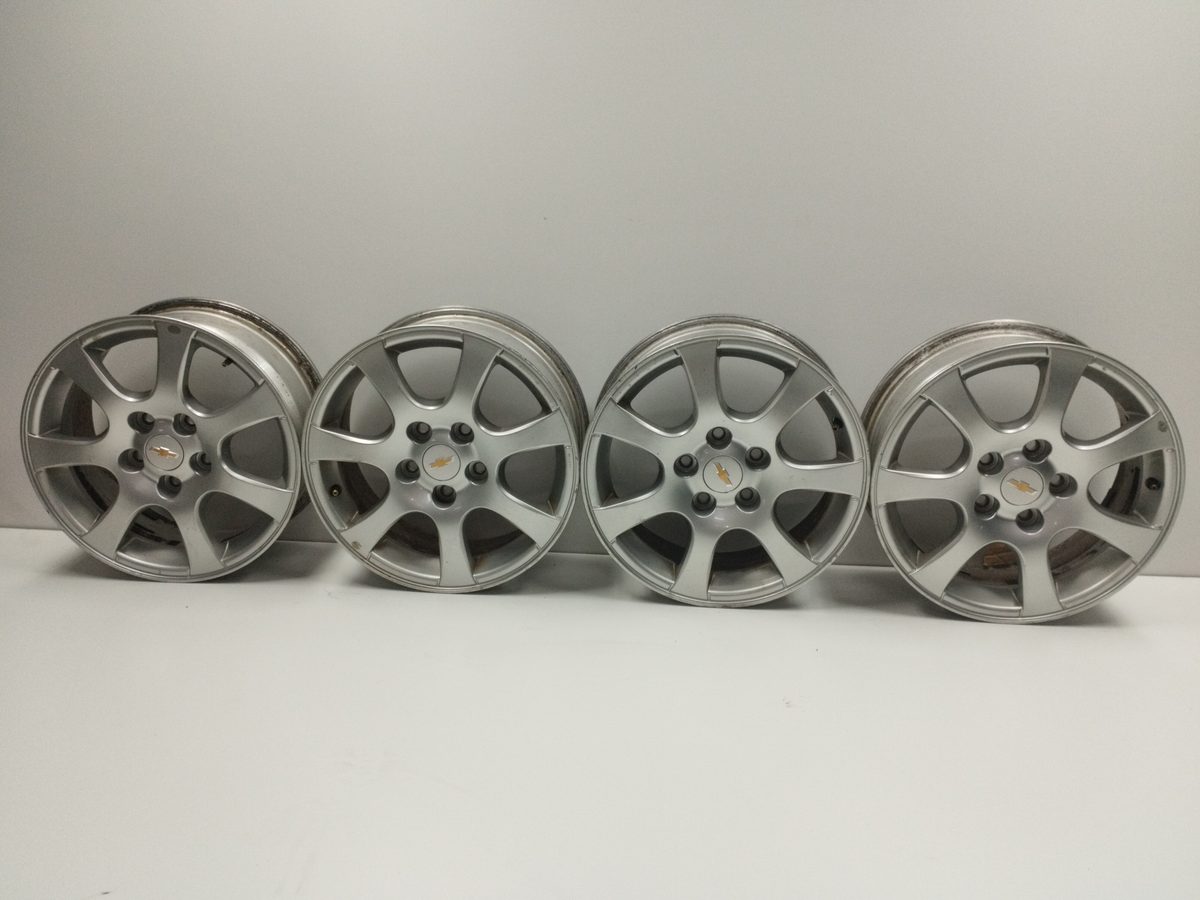 Juego De Llantas Chevrolet Cruze 2009-2014 LS 888131801