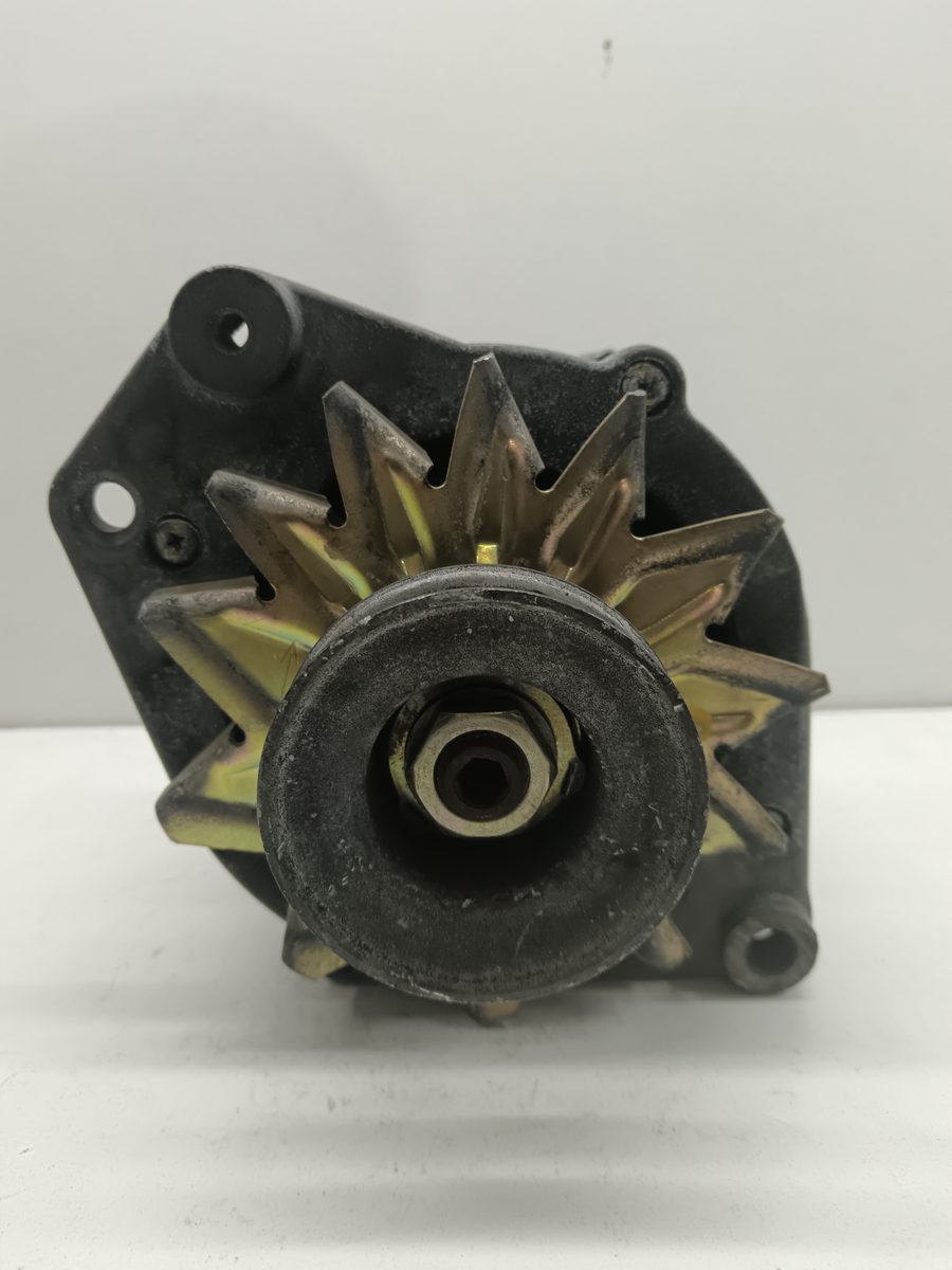 Alternador Volkswagen Passat (321/23/27/31) 1980-Actualidad 0120469722