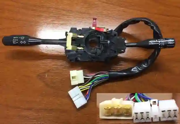 LLAVE LUCES DAEWOO DAMAS (C)