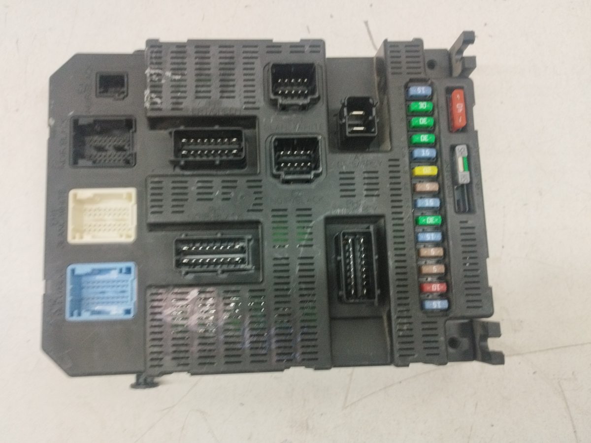 Caja Reles / Fusibles Citroën C2 2003-2010 Audace 1.1L 44kW 9659285380