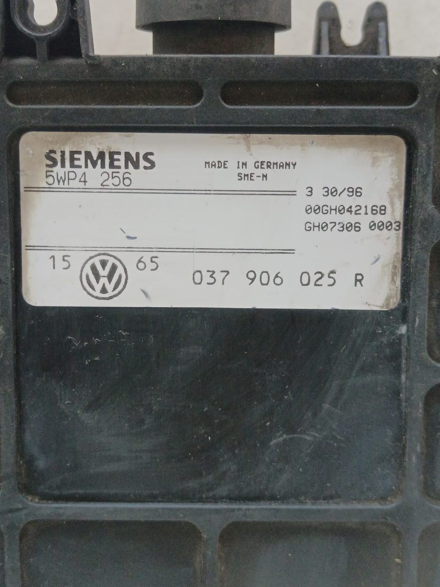 Centralita Motor Uce Volkswagen Golf III Berlina (1H1) 1991-1998 CL 1.9L 47kW 037906025R