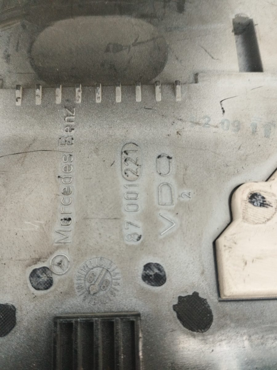 Tablero de Instrumentos Mercedes-Benz Clase E (W124) Berlina 1984-1997 2,3 1245431024