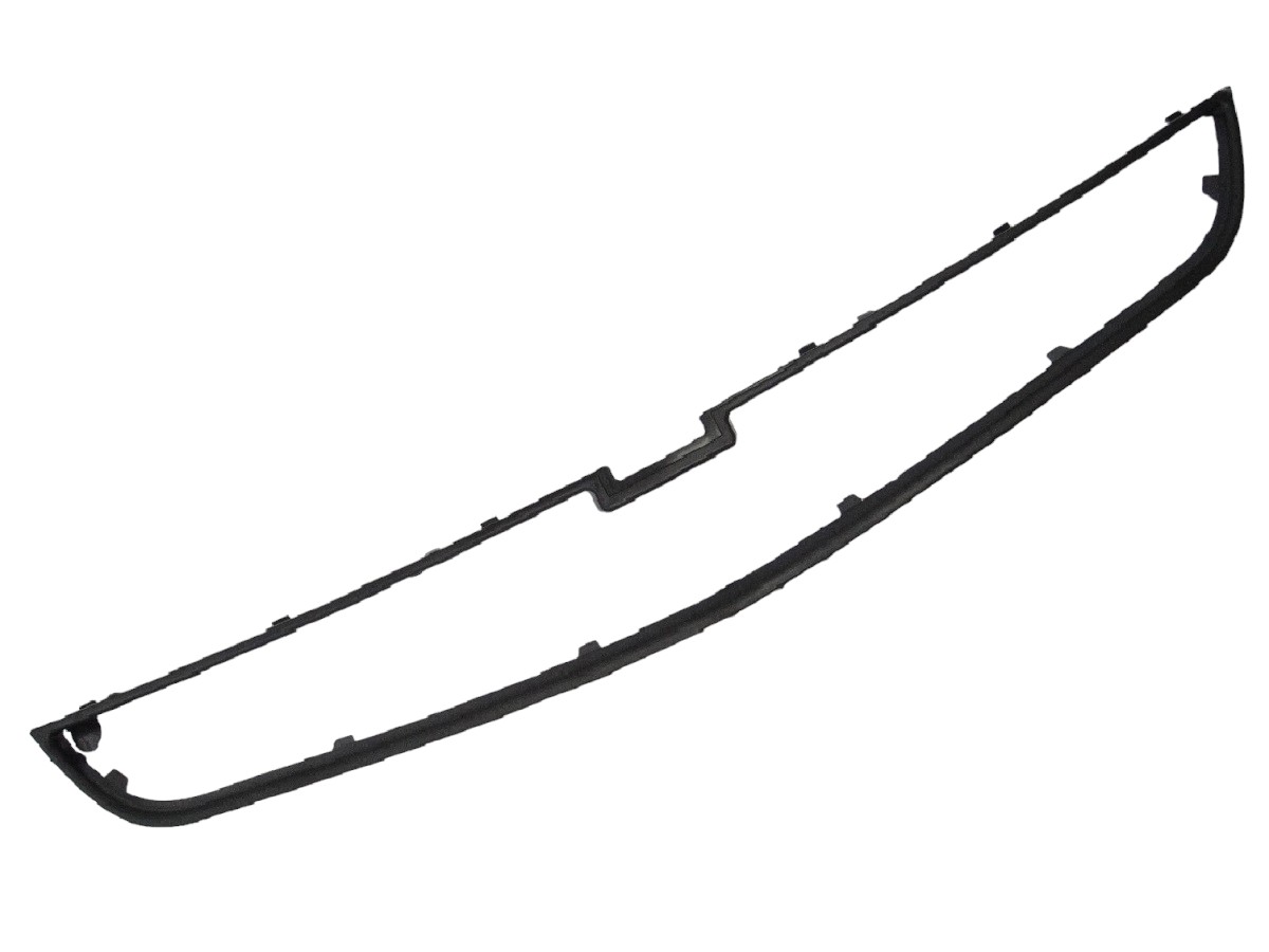 MOLDURA INFERIOR CARETA CHEVROLET CELTA 2012/ (NEGRA)