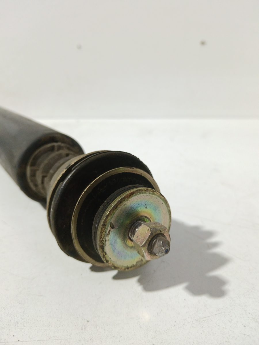 Amortiguador Trasero Der/Izq Toyota Yaris (NCP1/NLP1/SCP1) 1999-2005 1.0 Start 485300D010