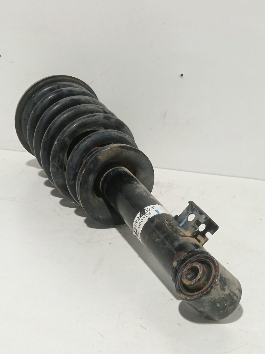 Amortiguador Delantero Der/Izq Mitsubishi L 200 (KA0/KB0) 2006-2015 2.5 DI-D CAT MR992321