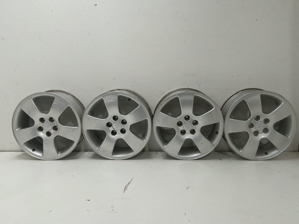 Juego De Llantas Audi A3 (8L) 1996-2003 Ambiente 8L0601025K