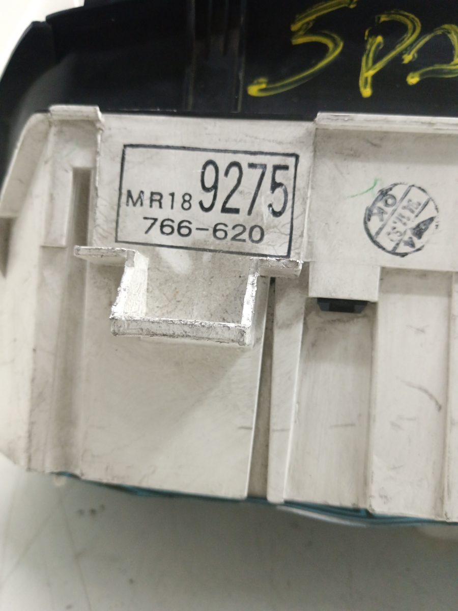 Tablero de Instrumentos Mitsubishi Space Wagon (N30/N40) 1991-1996 MR189275766620