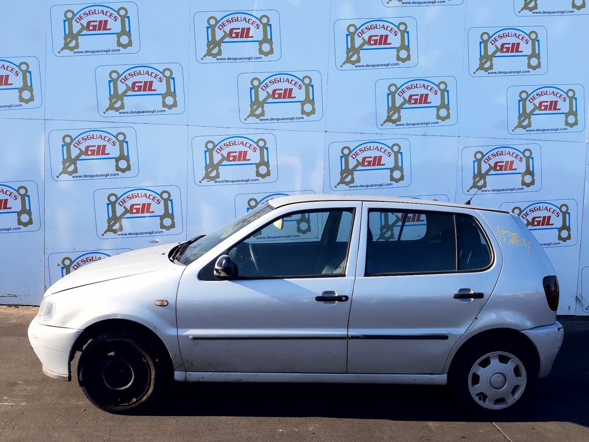 Señalero Derecho Volkswagen Polo Berlina (6N2) 1999-2002 Trendline E4016647