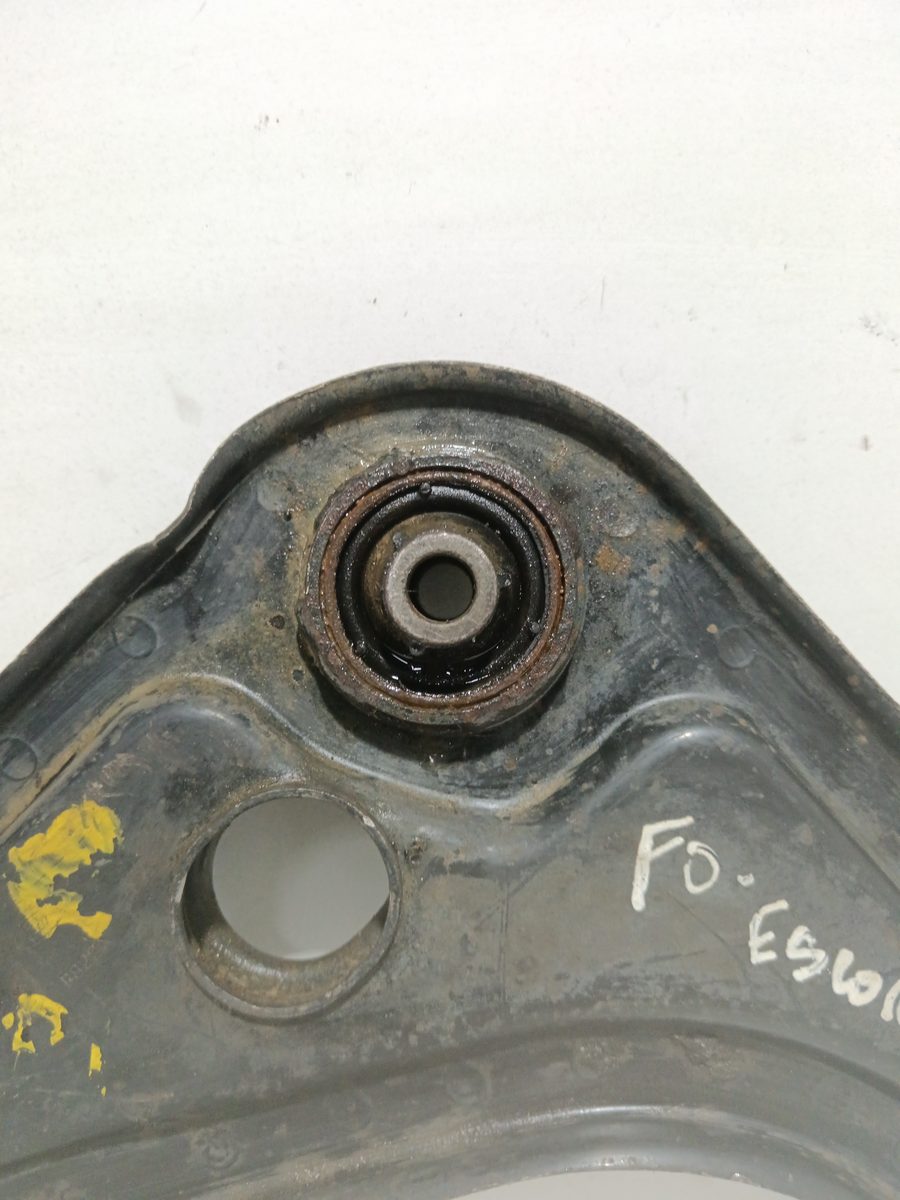 Parrilla de Suspension Inferior Trasera Izquierda Ford Escort Berlina 1986-1996