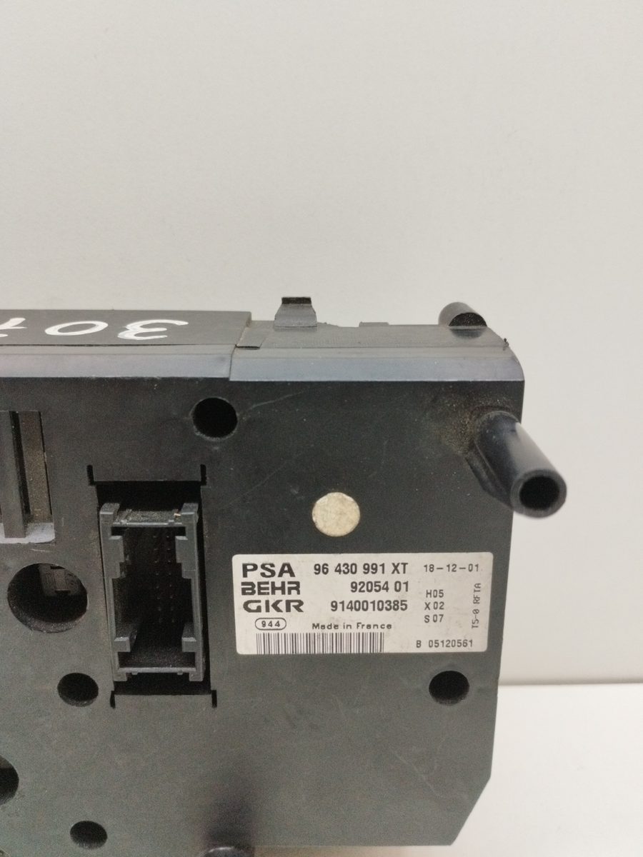 Comandos de Calefacción Peugeot 307 (S1) 2001-2005 XT 2.0L 79kW 96430991XT