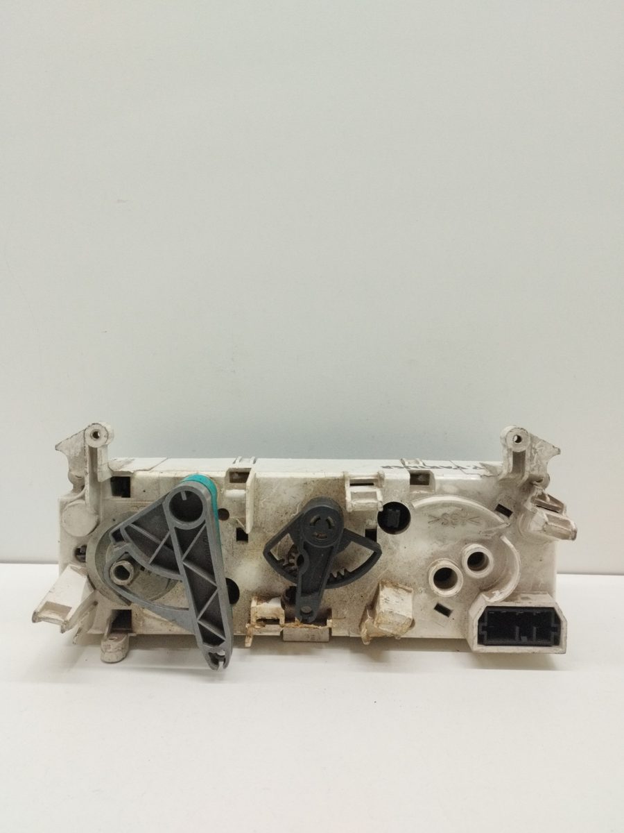 Comandos de Calefacción Peugeot Partner (S1) 1996-2002 Break 1.9L 51kW 654984A