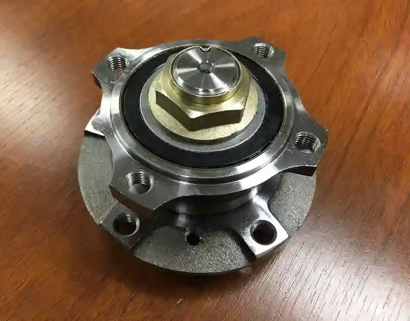 Maza de rueda delantera con rulemán