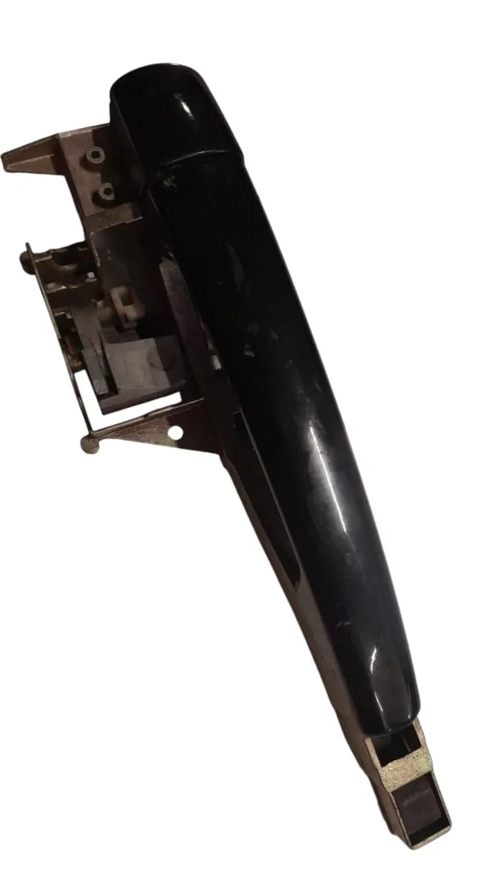 Soporte de manija exterior de puerta delantera izquierda