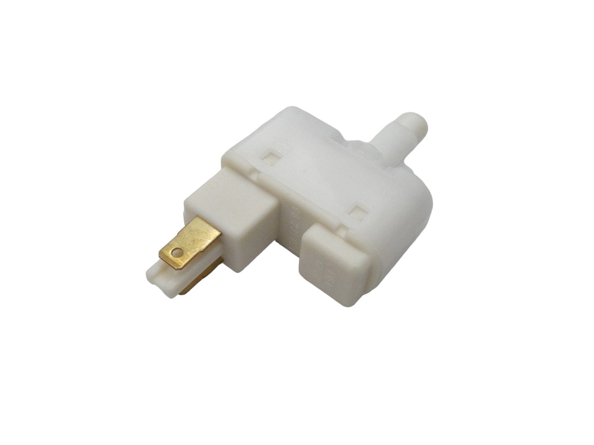INTERRUPTOR PEDAL EMBRAGUE CHEVROLET AVEO