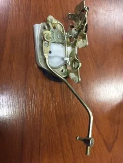 Cerradura de puerta trasera izquierda
