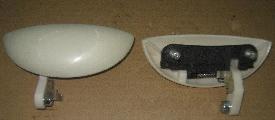 Manija de puerta delantera izquierda