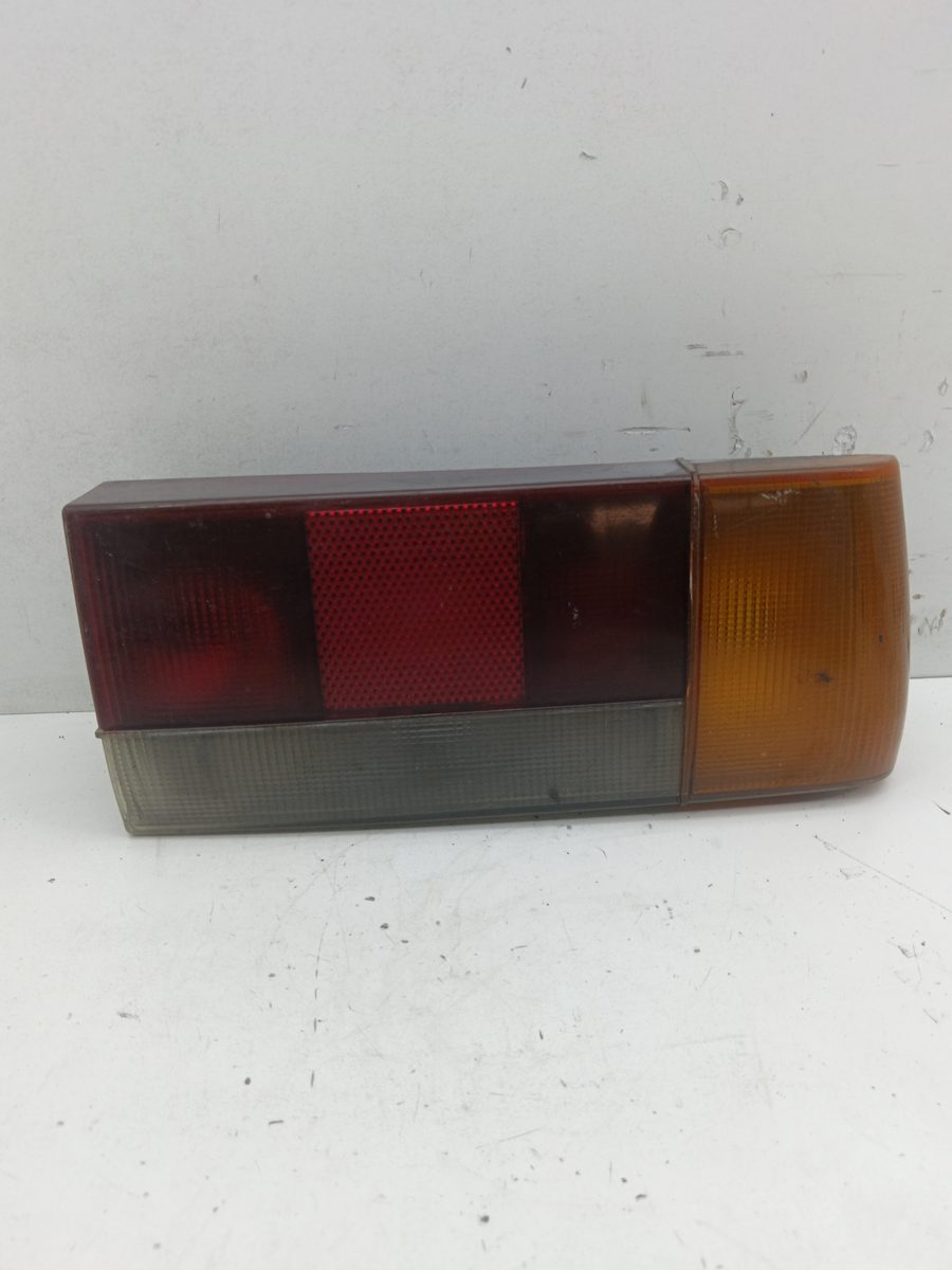 Farol Trasero Derecho Exterior Peugeot 505 Berlina 1979-Actualidad Injection