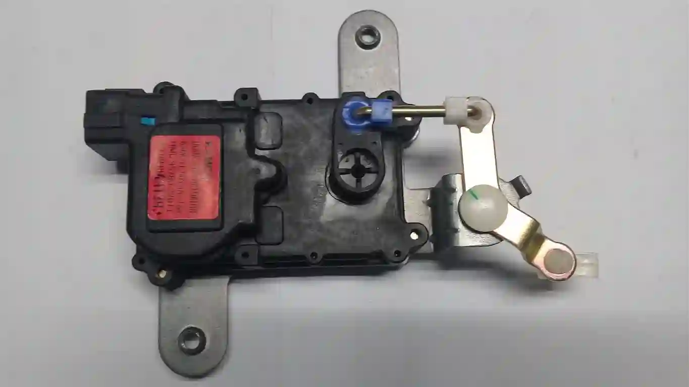 BLOQUEO PUERTA TRA DER HYUNDAI ACCENT 94