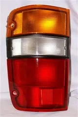 Faro trasero izquierdo
