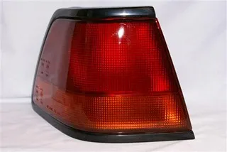 Faro trasero izquierdo