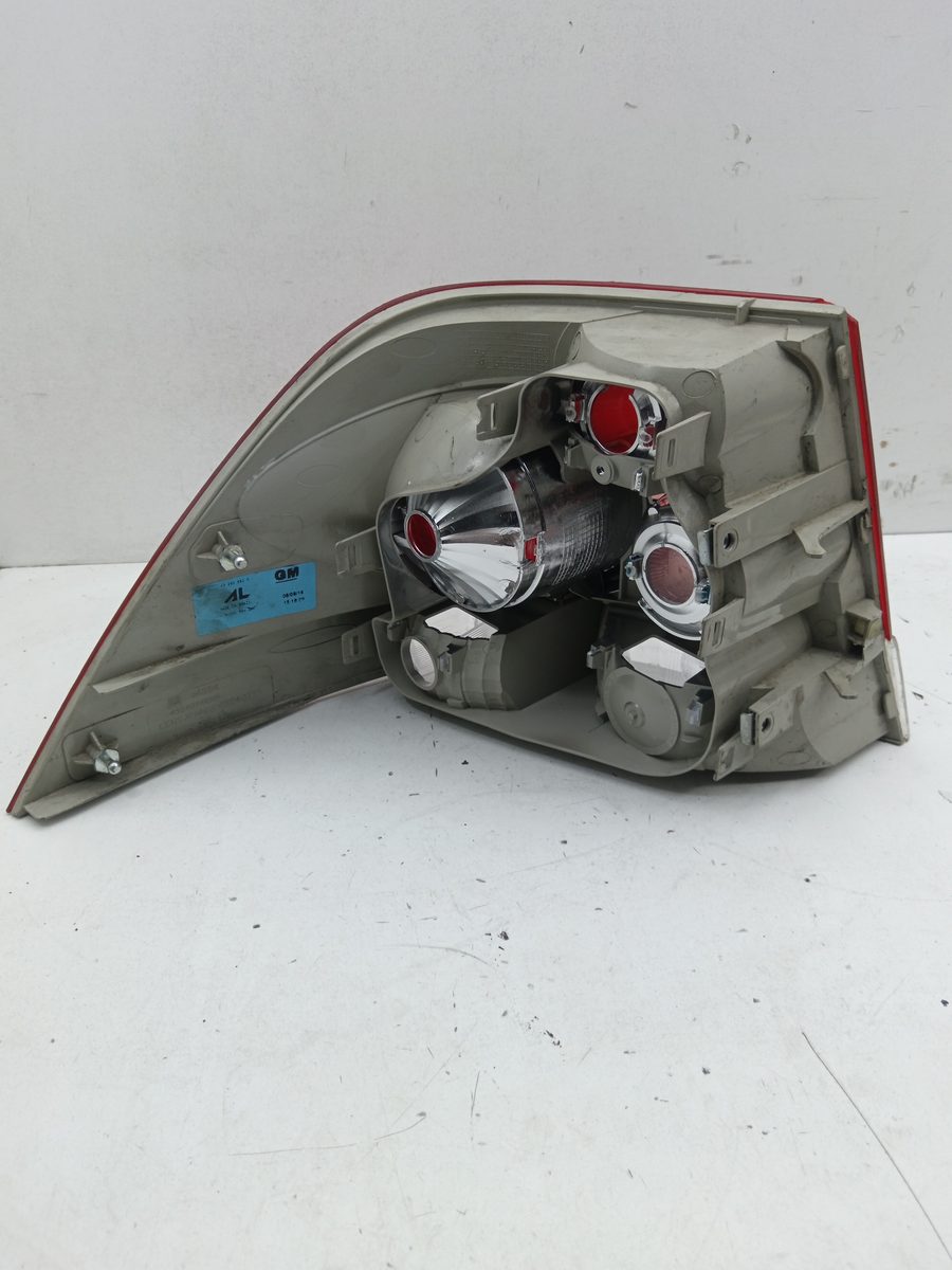 Farol Trasero Derecho Exterior Chevrolet Astra Gtc 2004-2008 Cosmo 43240748RH