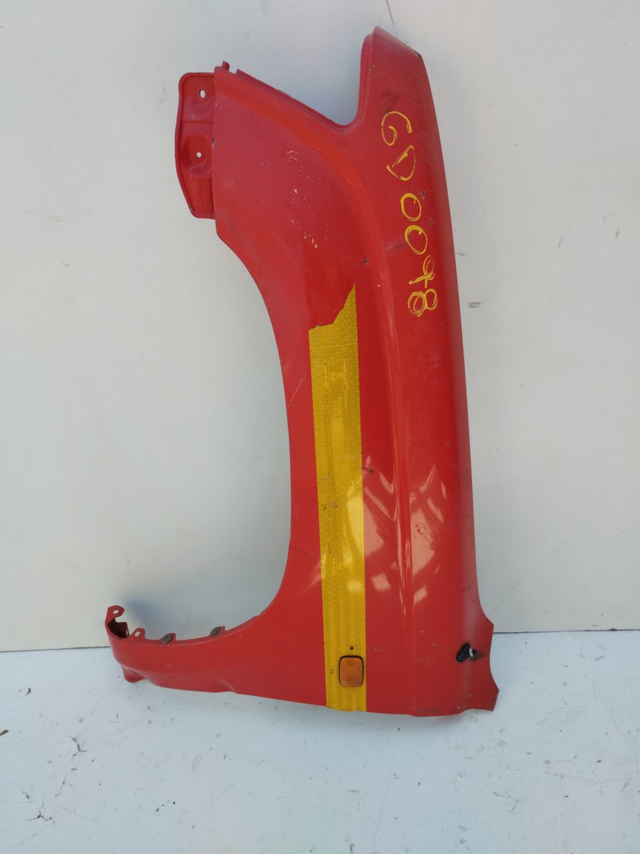 Guardabarro Delantero Izquierdo Toyota Hilux 1997-2004 HILUX I