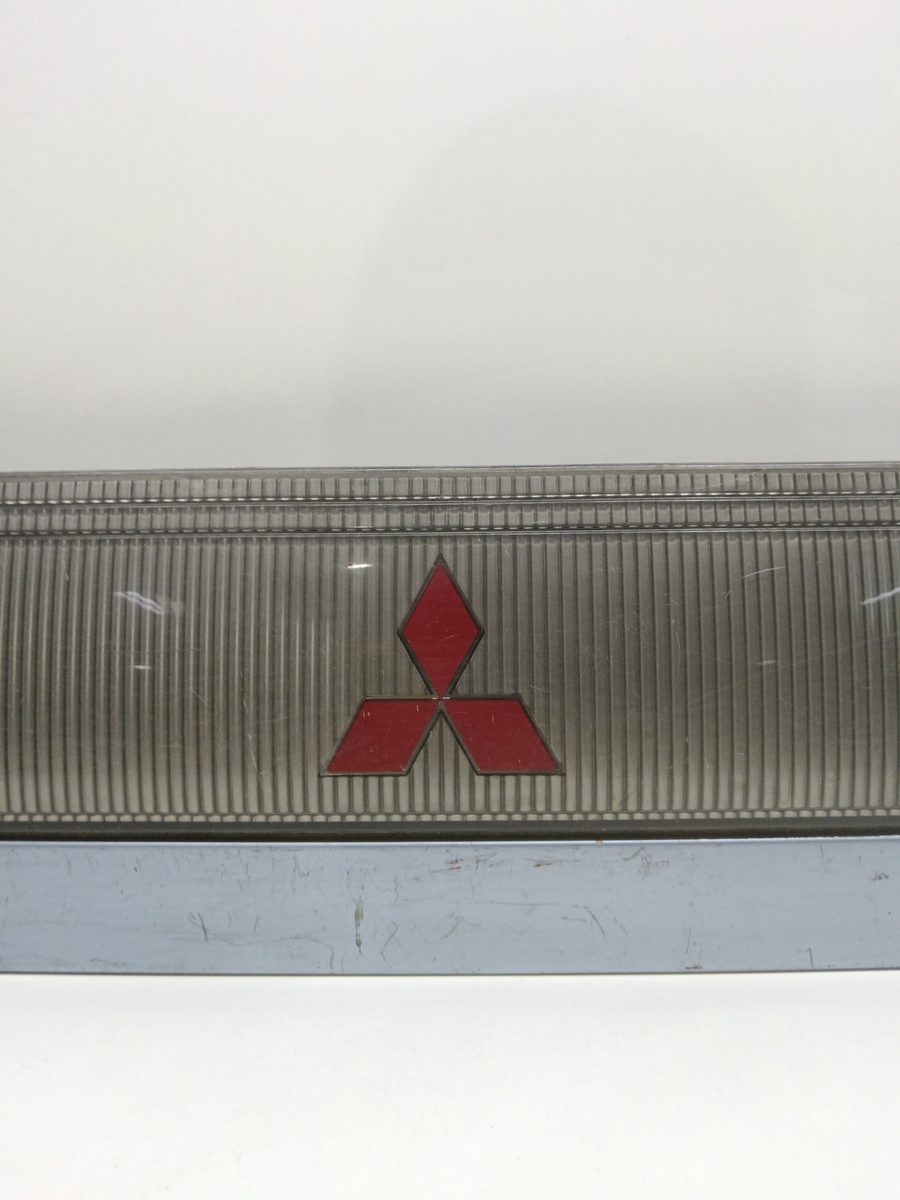 Careta Mitsubishi L 300 (P00) 1986-1999 Combi Tracción total MB683021