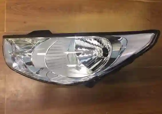 Faro delantero izquierdo