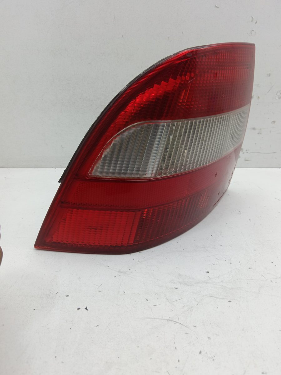 Farol Trasero Izquierdo Exterior Chevrolet Vectra B Berlina 1995-2002 Básico 37370748