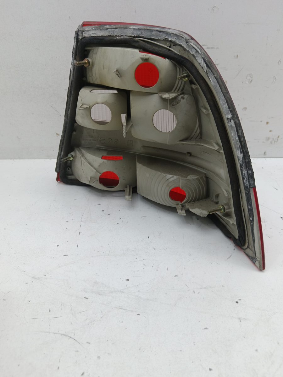 Farol Trasero Izquierdo Exterior Chevrolet Vectra B Berlina 1995-2002 Básico 37370748