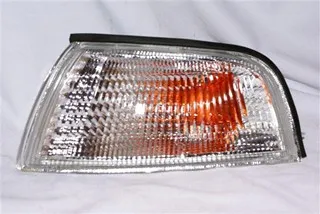 Faro delantero izquierdo