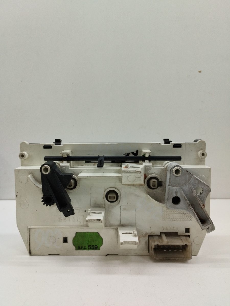 Comandos De Calefacción Peugeot 206 Berlina 1998-2010 XR 1.9L 51kW 1068701