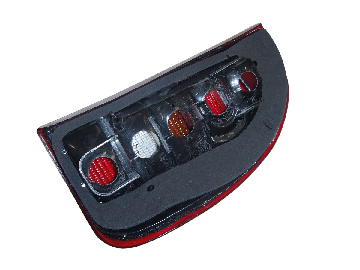 FARO TRASERO IZQUIERDO CHEVROLET CORSA WAGON/P-UP/5P 95/99