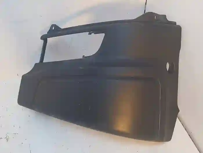 Cantonera delantera izquierda