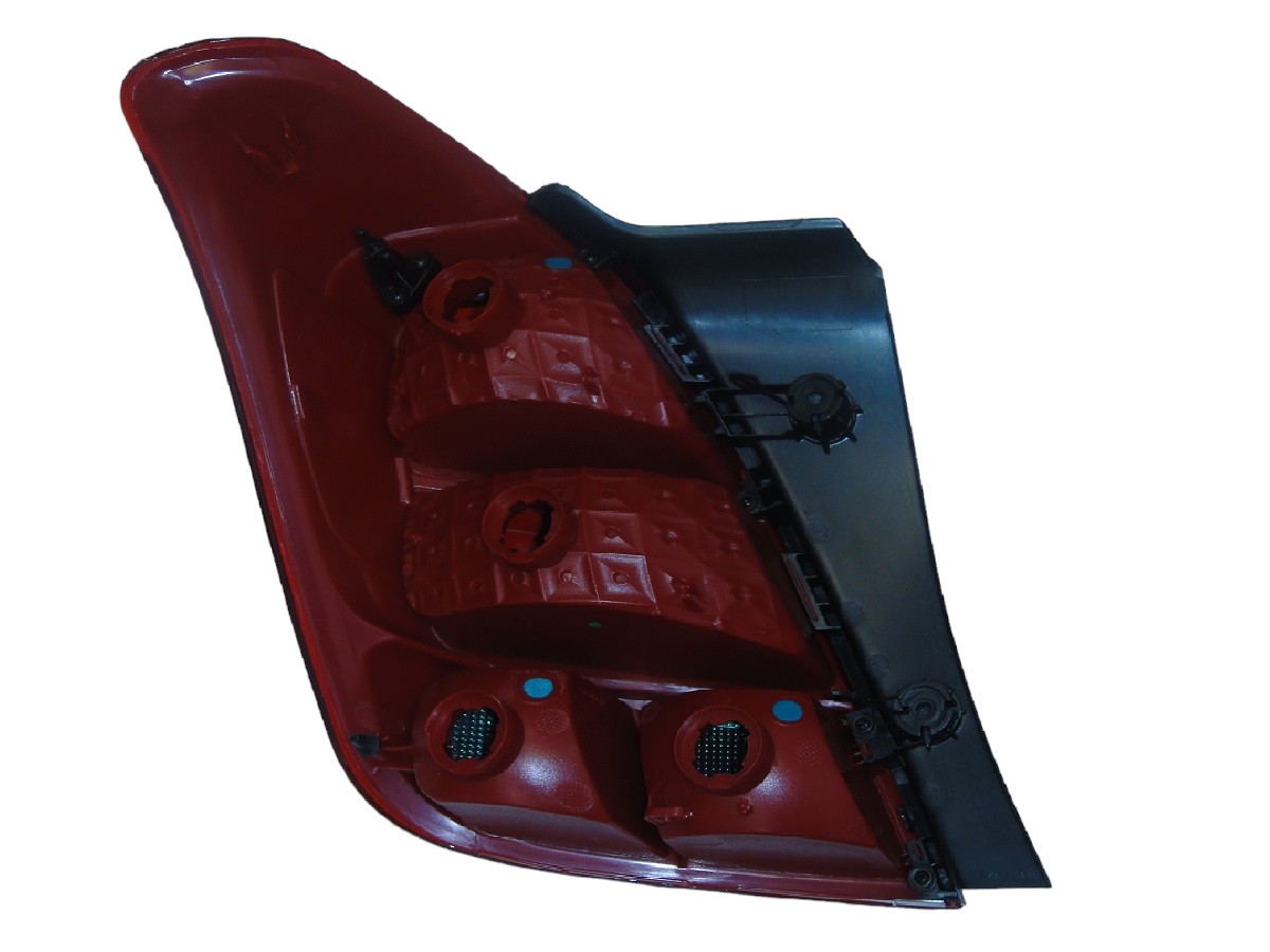 FARO TRASERO DERECHO CHEVROLET TRACKER 2013/2017 LTZ